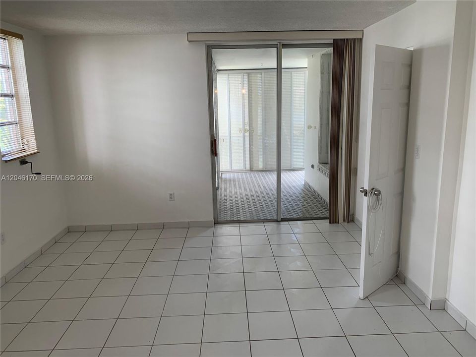 В аренду: $2,100 (2 спален, 2 ванн, 1083 Квадратных фут)