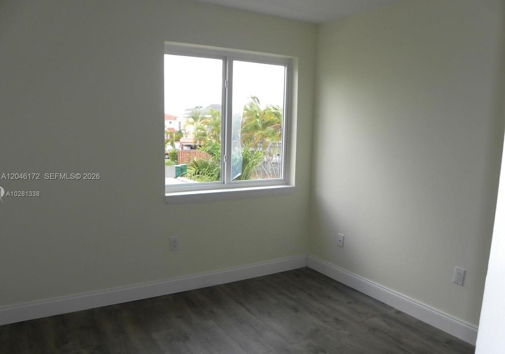В аренду: $3,250 (4 спален, 2 ванн, 1702 Квадратных фут)