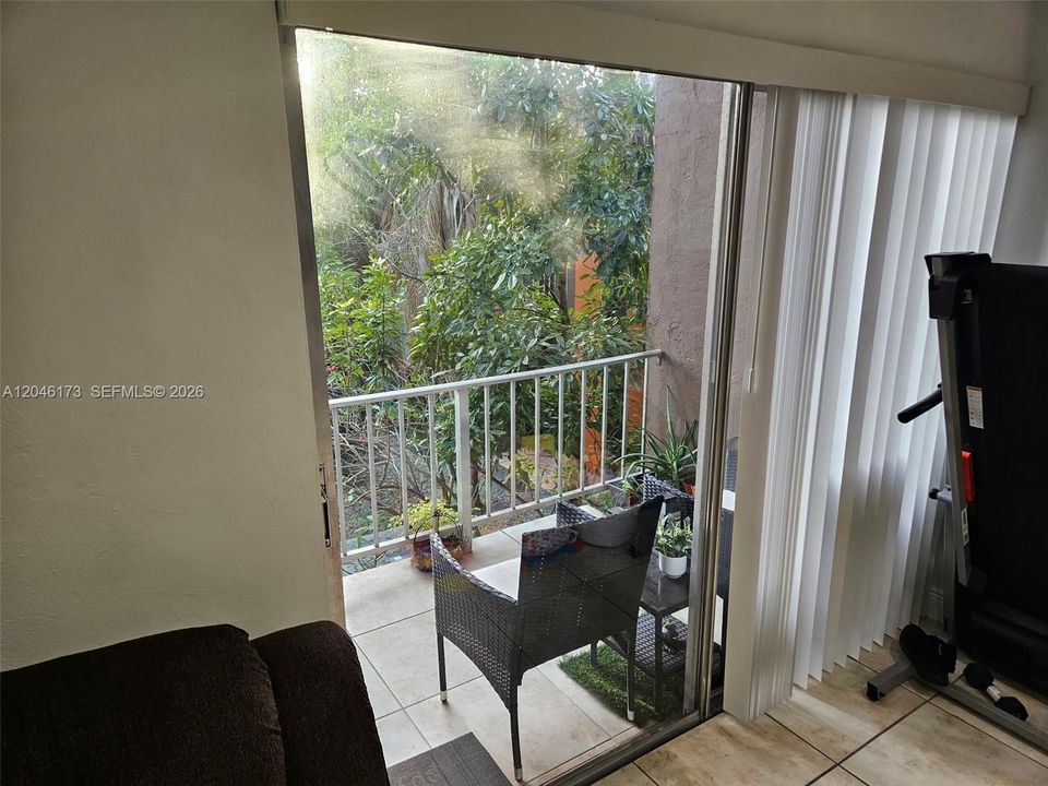 В аренду: $2,350 (2 спален, 2 ванн, 936 Квадратных фут)