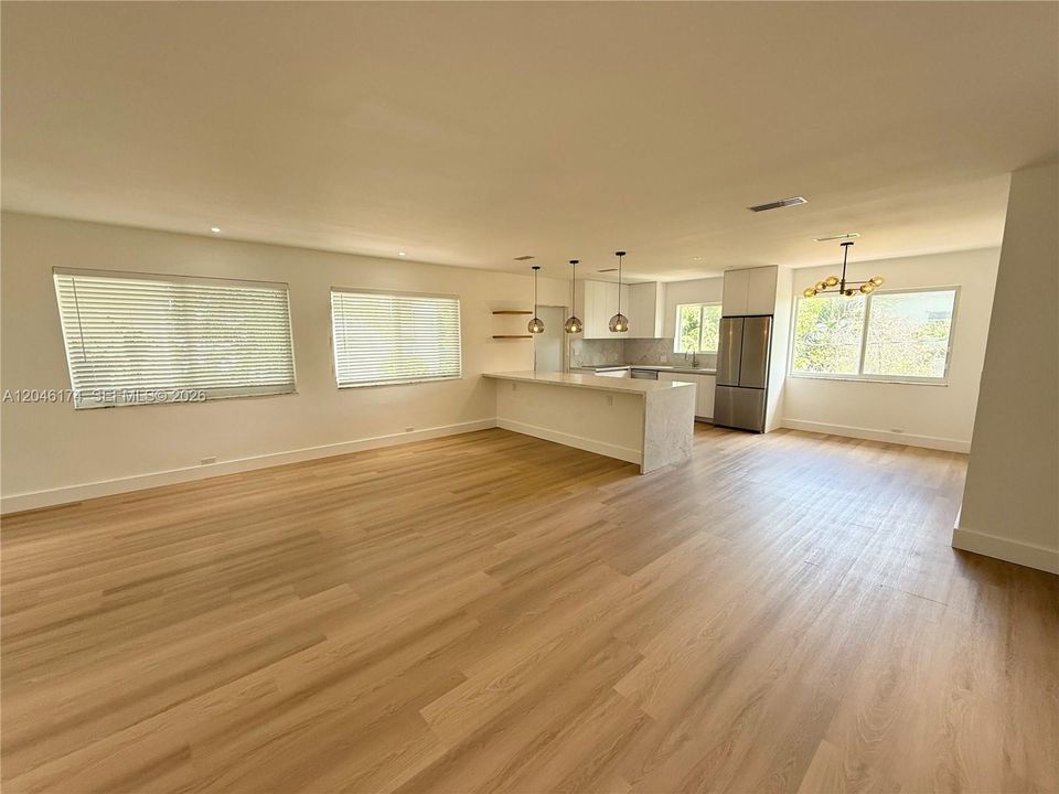 В аренду: $3,400 (2 спален, 2 ванн, 1178 Квадратных фут)