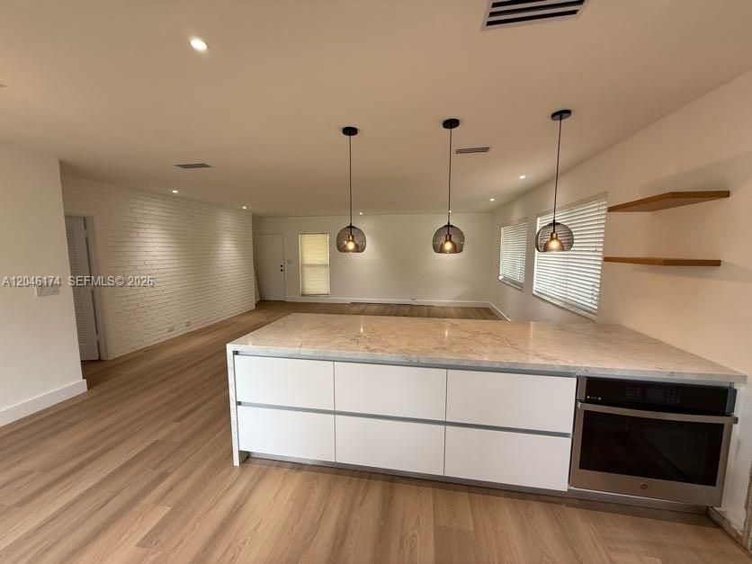 В аренду: $3,400 (2 спален, 2 ванн, 1178 Квадратных фут)