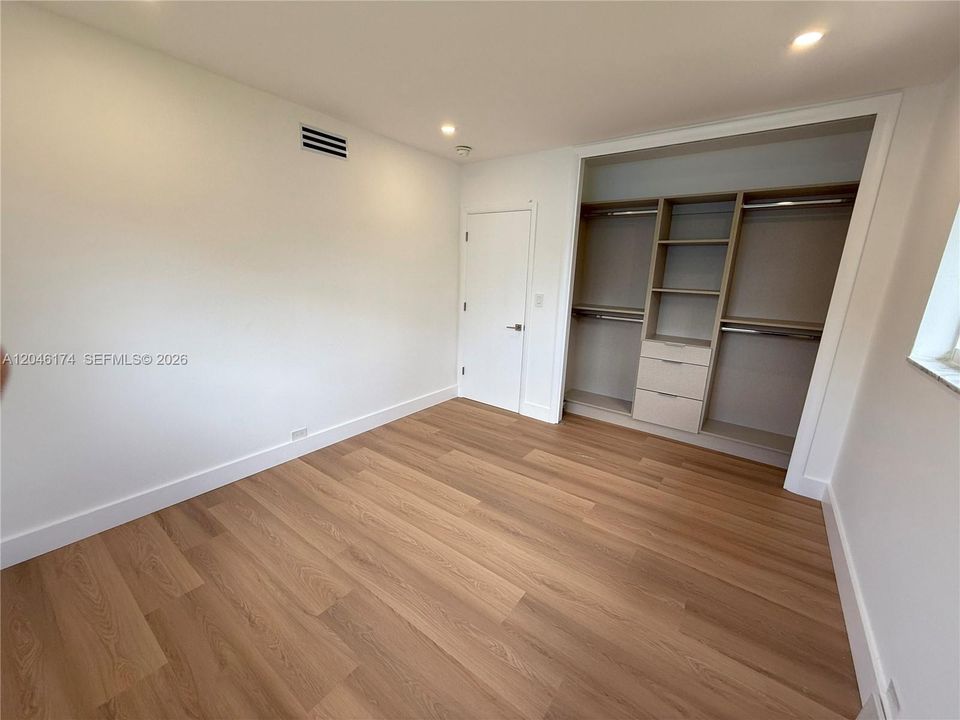 В аренду: $3,400 (2 спален, 2 ванн, 1178 Квадратных фут)