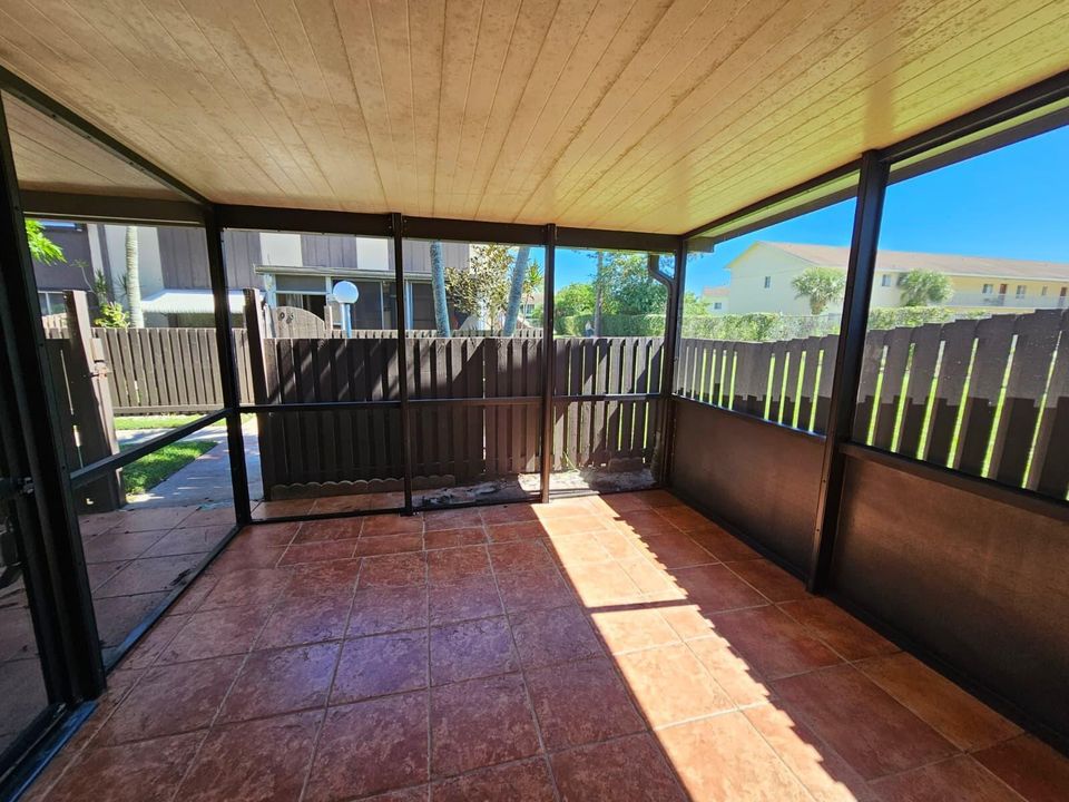 2148 SHERWOOD_PATIO 3