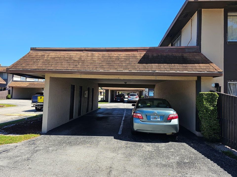 2148 SHERWOOD_CARPORT