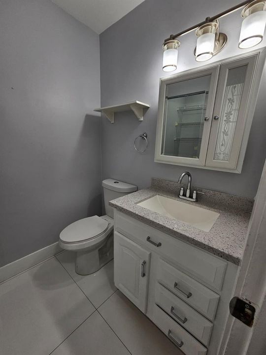 2148 SHERWOOD_HALF BATH