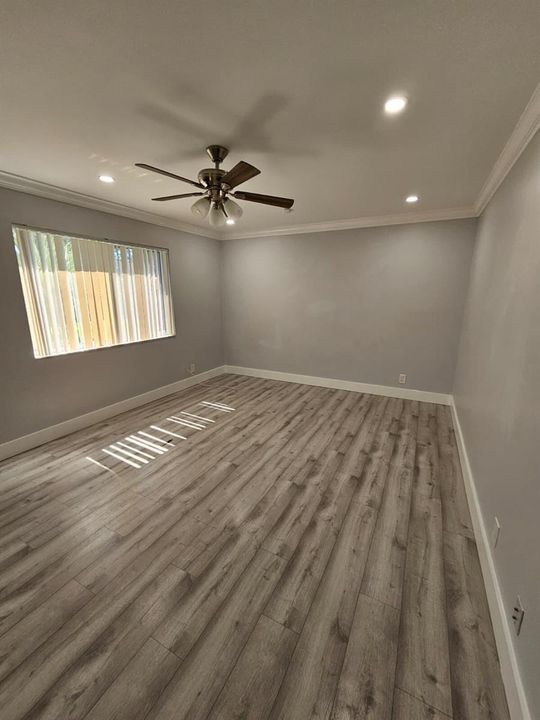 2148 SHERWOOD_LIVING ROOM