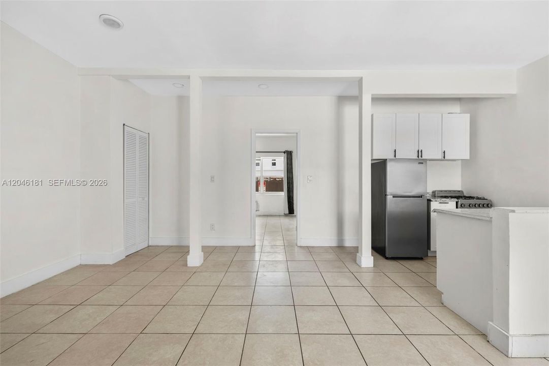 For Rent: $1,700 (1 beds, 1 baths, 650 Square Feet)