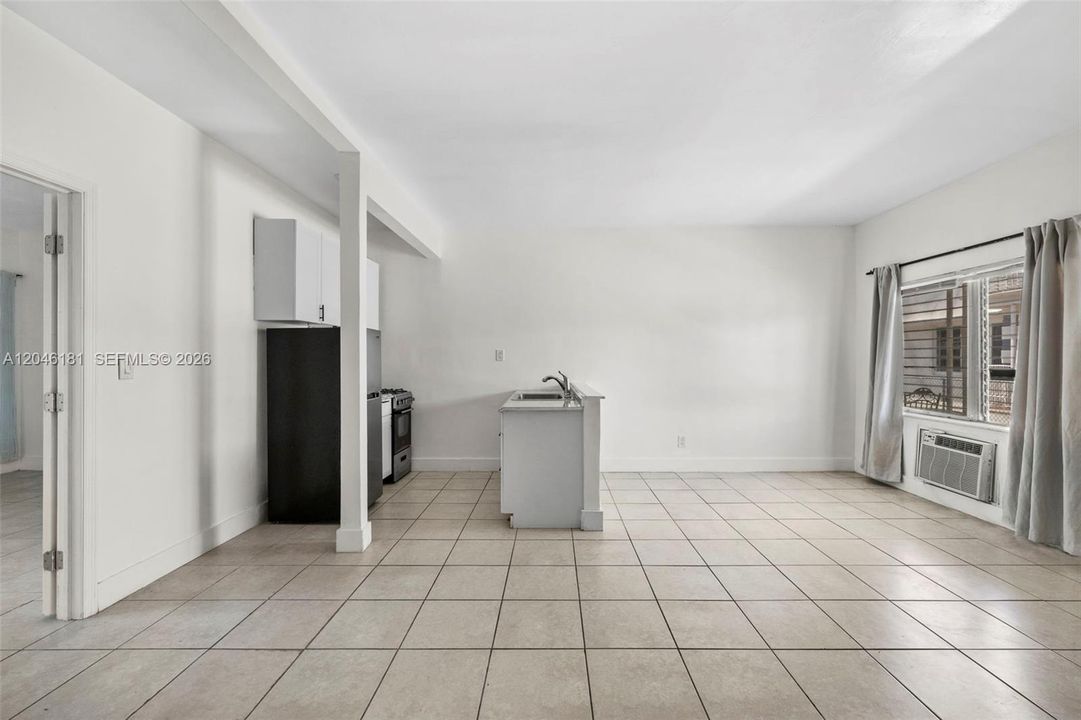 For Rent: $1,700 (1 beds, 1 baths, 650 Square Feet)