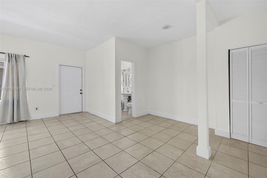 For Rent: $1,700 (1 beds, 1 baths, 650 Square Feet)