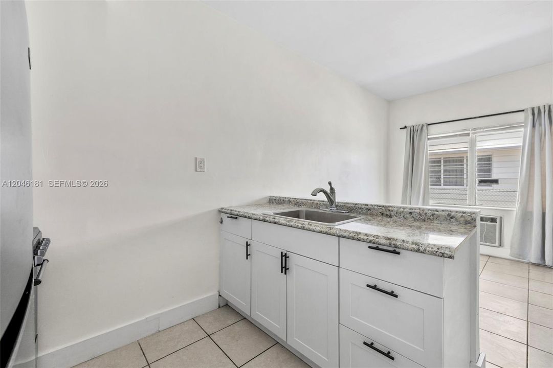 For Rent: $1,700 (1 beds, 1 baths, 650 Square Feet)
