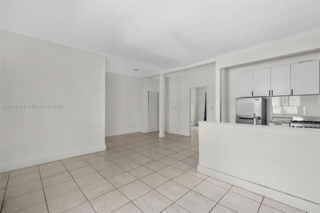 For Rent: $1,700 (1 beds, 1 baths, 650 Square Feet)