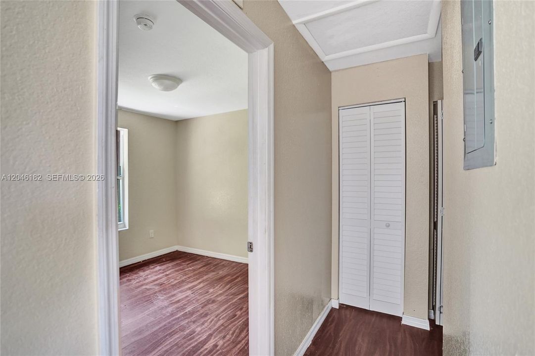 For Rent: $1,800 (2 beds, 1 baths, 576 Square Feet)