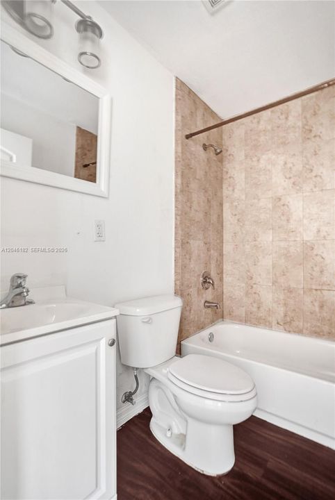 For Rent: $1,800 (2 beds, 1 baths, 576 Square Feet)
