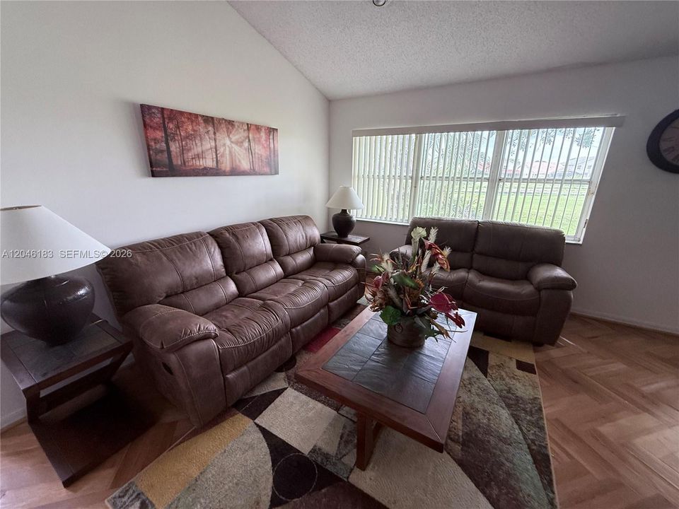 For Sale: $349,000 (2 beds, 2 baths, 1555 Square Feet)