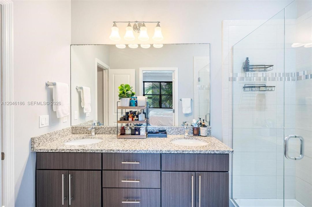 For Sale: $539,999 (3 beds, 2 baths, 1421 Square Feet)