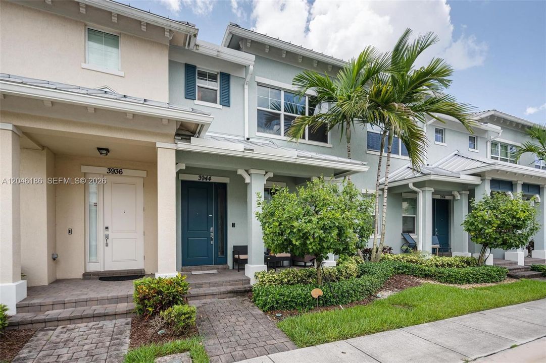 For Sale: $539,999 (3 beds, 2 baths, 1421 Square Feet)