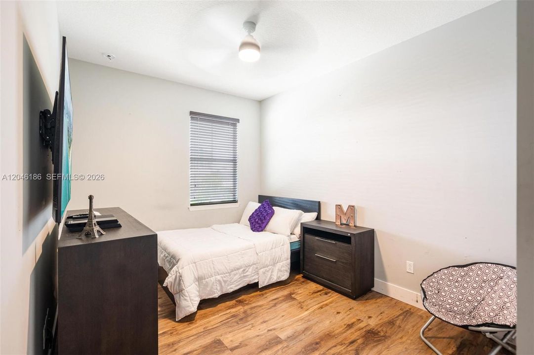 For Sale: $539,999 (3 beds, 2 baths, 1421 Square Feet)