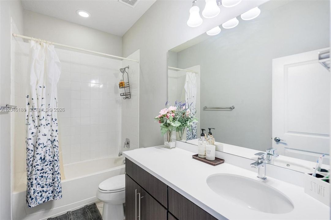 For Sale: $539,999 (3 beds, 2 baths, 1421 Square Feet)