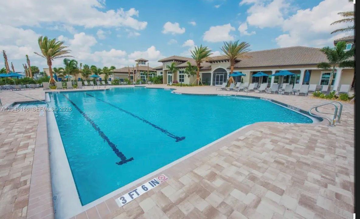 For Sale: $539,999 (3 beds, 2 baths, 1421 Square Feet)