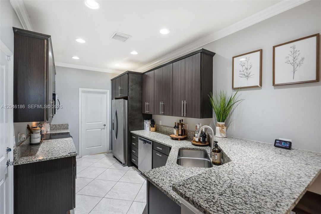 For Sale: $539,999 (3 beds, 2 baths, 1421 Square Feet)