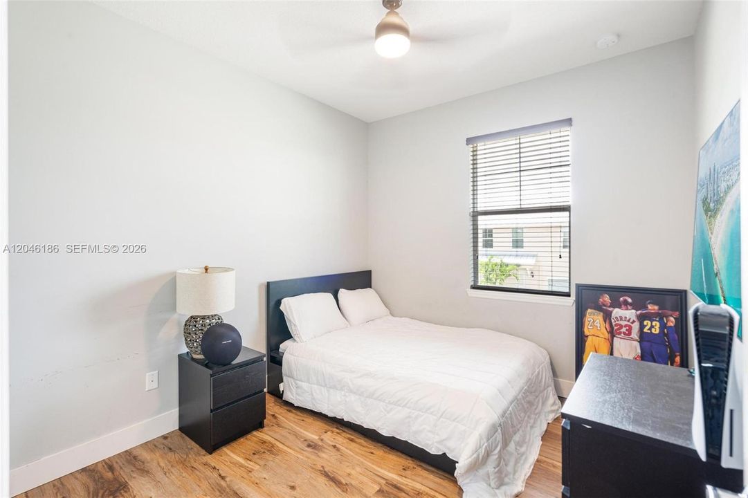 For Sale: $539,999 (3 beds, 2 baths, 1421 Square Feet)