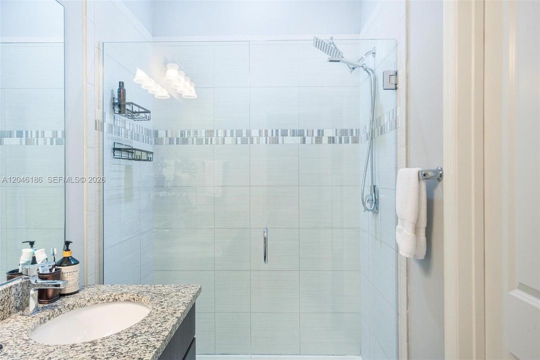 For Sale: $539,999 (3 beds, 2 baths, 1421 Square Feet)