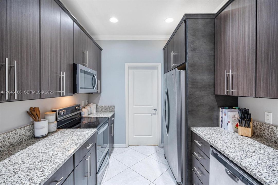 For Sale: $539,999 (3 beds, 2 baths, 1421 Square Feet)