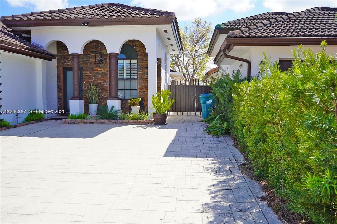 На продажу: $639,900 (3 спален, 2 ванн, 1511 Квадратных фут)