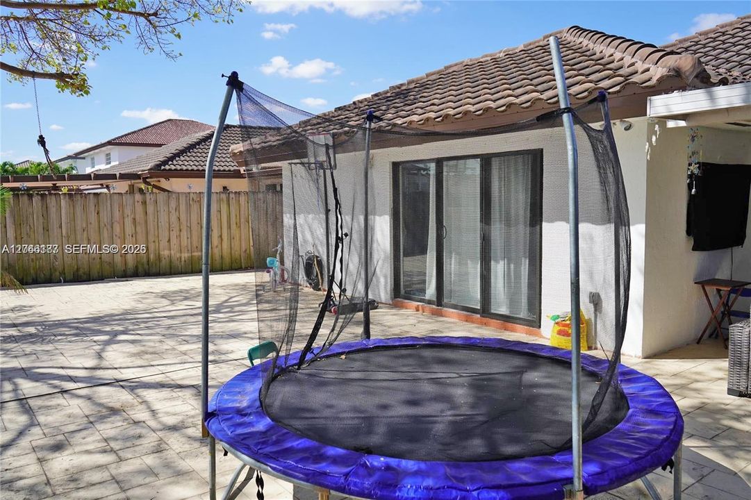 На продажу: $639,900 (3 спален, 2 ванн, 1511 Квадратных фут)
