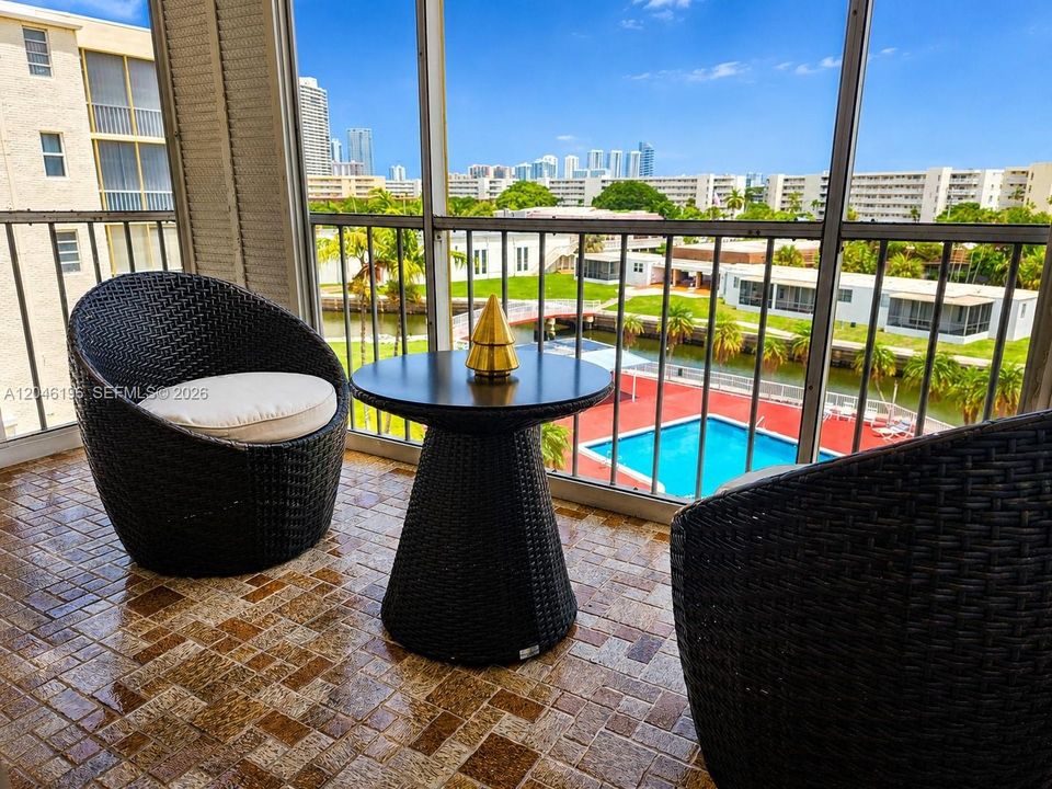 For Rent: $1,770 (1 beds, 1 baths, 768 Square Feet)