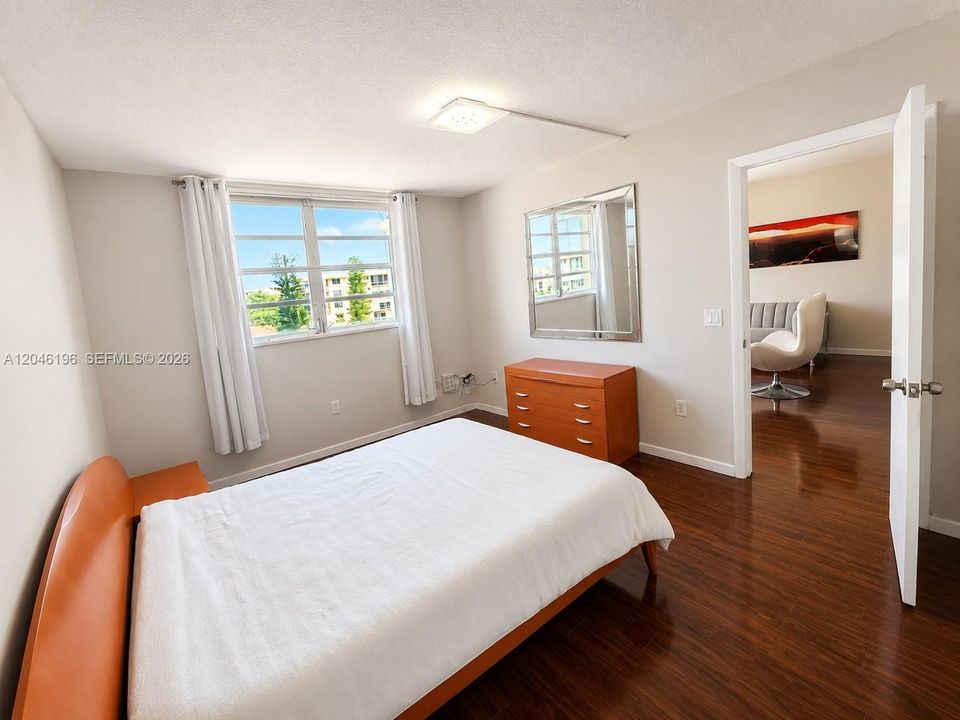 For Rent: $1,770 (1 beds, 1 baths, 768 Square Feet)