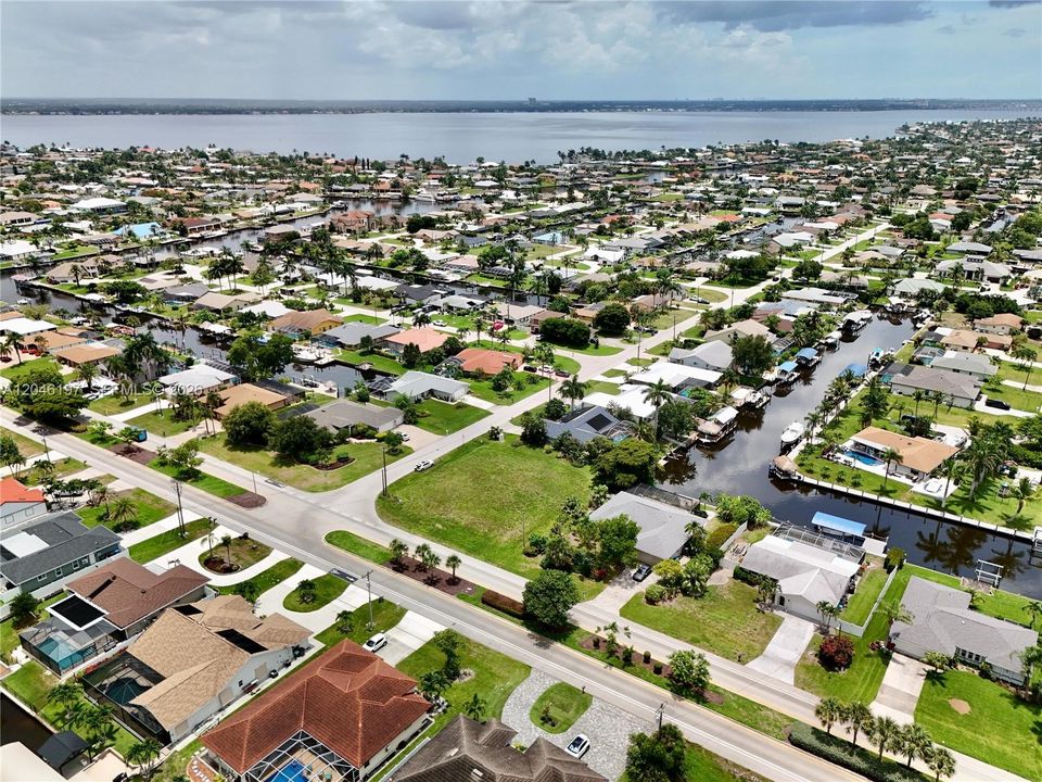 На продажу: $225,000 (0.36 acres)