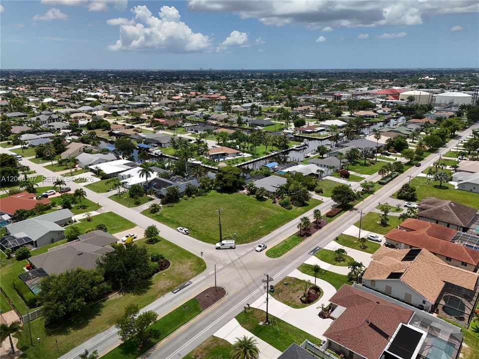 На продажу: $225,000 (0.36 acres)