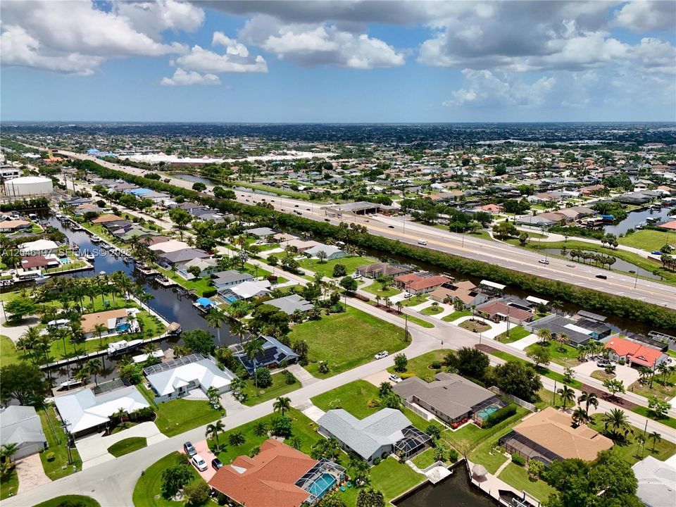 На продажу: $225,000 (0.36 acres)