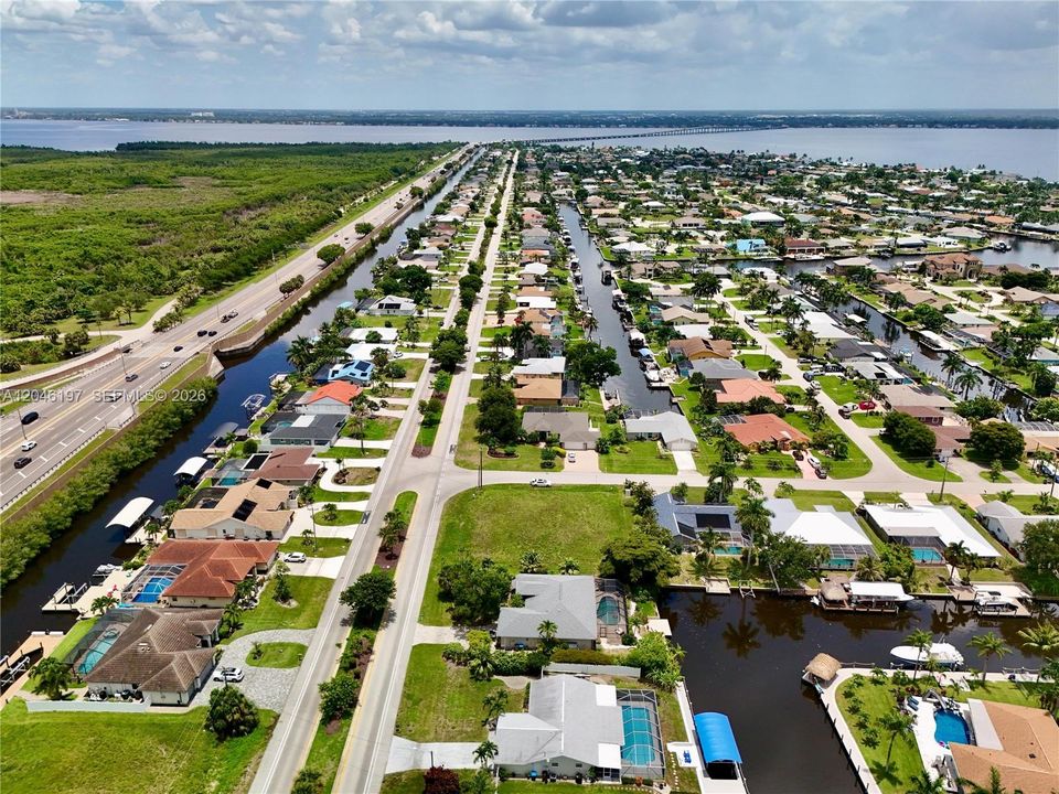 На продажу: $225,000 (0.36 acres)