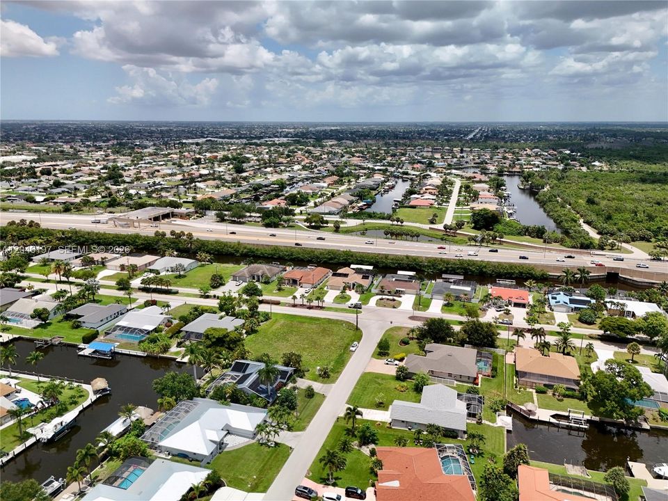 На продажу: $225,000 (0.36 acres)