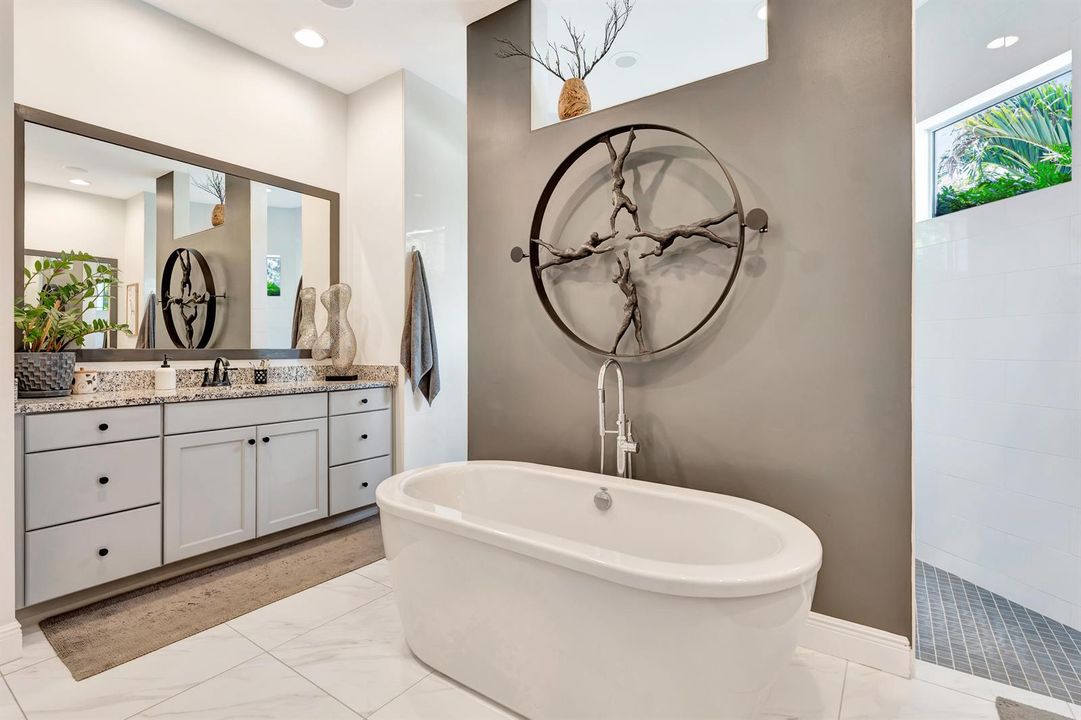 Master bathroom 2