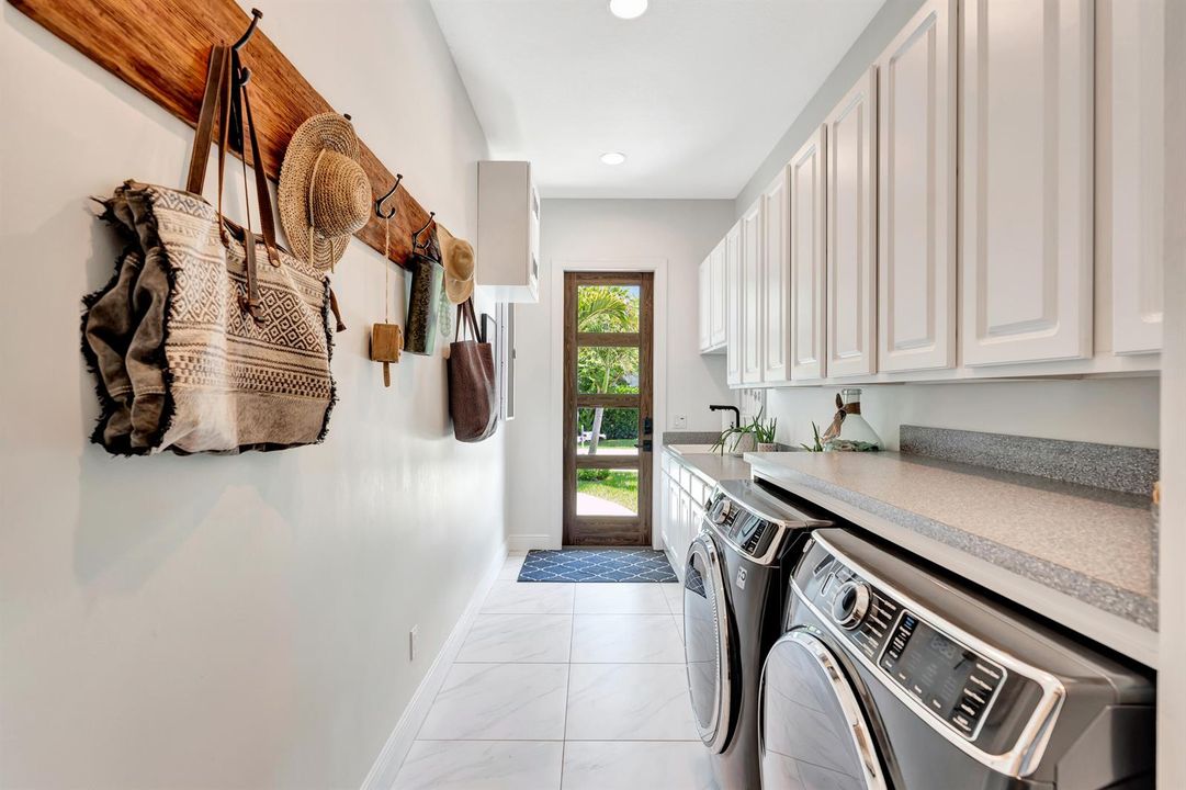 Laundry Room (2)