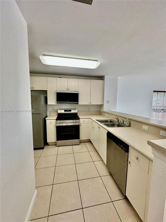 En Venta: $349,000 (2 camas, 2 baños, 1296 Pies cuadrados)