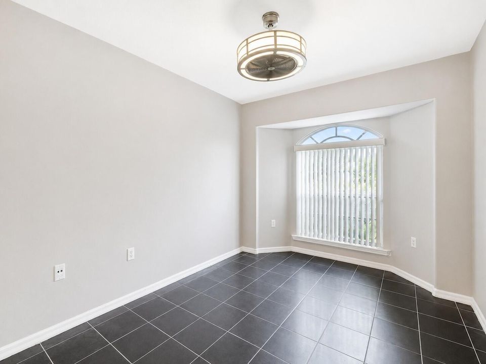 16_Bedroom_Bay_Window