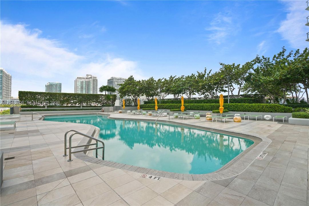 For Rent: $4,350 (2 beds, 2 baths, 1084 Square Feet)