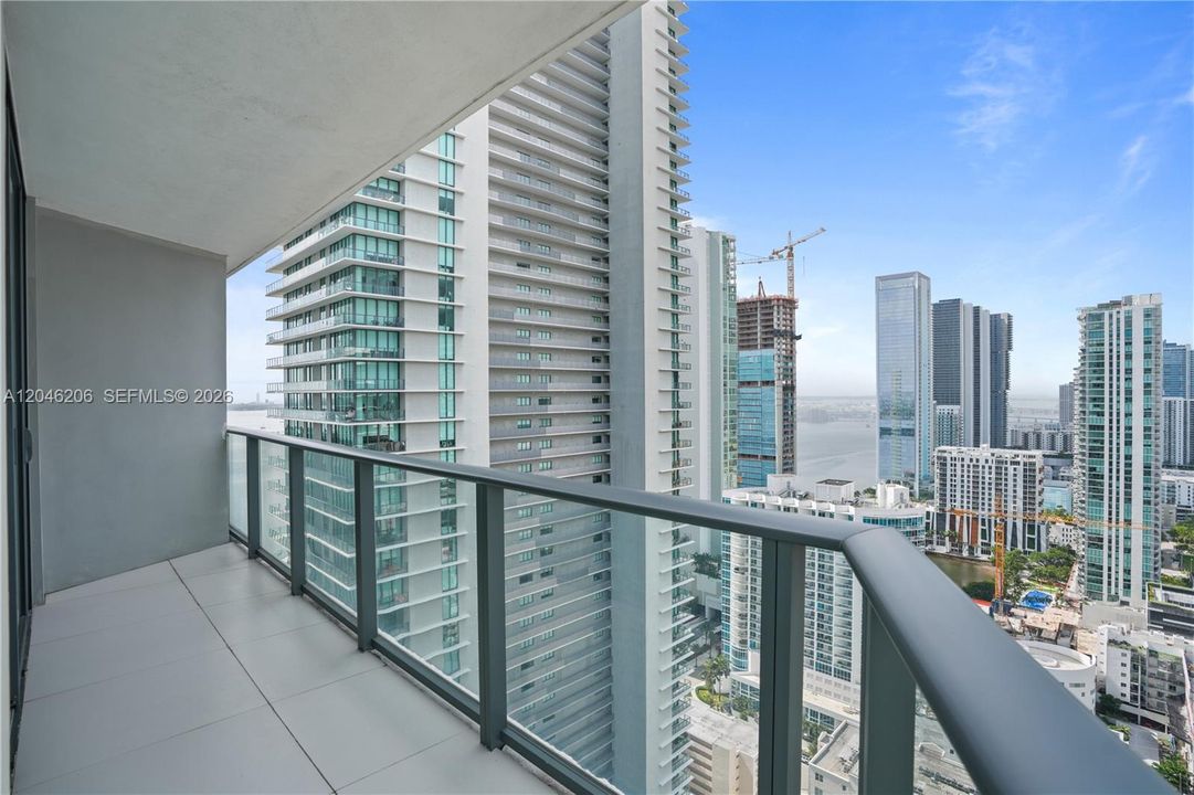 For Rent: $4,350 (2 beds, 2 baths, 1084 Square Feet)