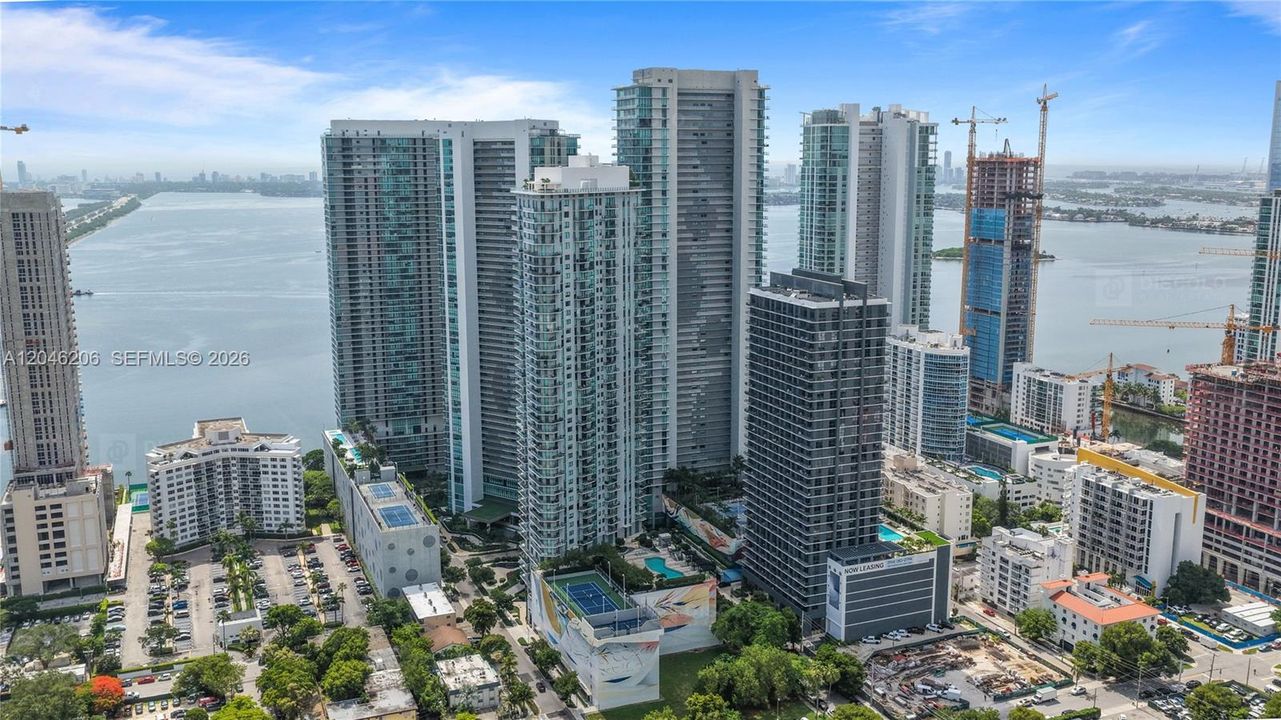 For Rent: $4,350 (2 beds, 2 baths, 1084 Square Feet)