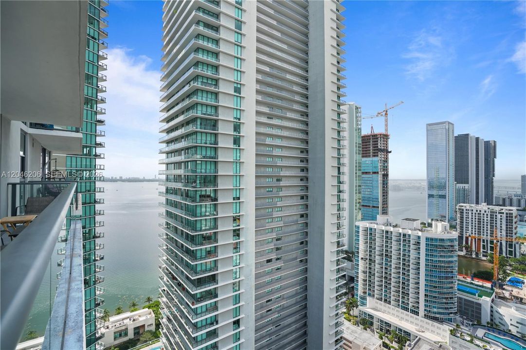 For Rent: $4,350 (2 beds, 2 baths, 1084 Square Feet)