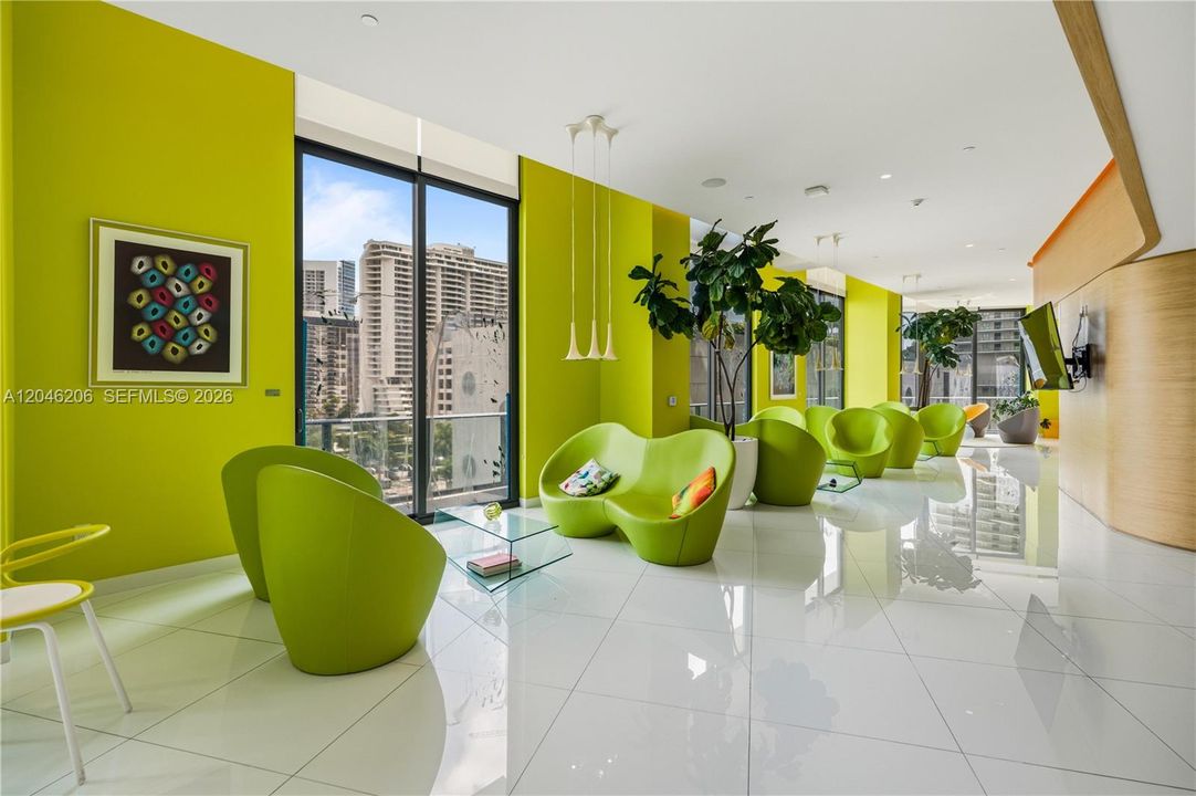 For Rent: $4,350 (2 beds, 2 baths, 1084 Square Feet)