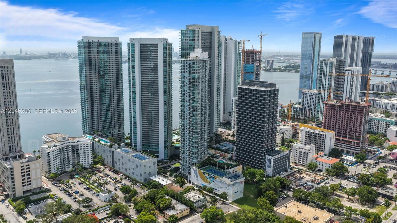 For Rent: $4,350 (2 beds, 2 baths, 1084 Square Feet)