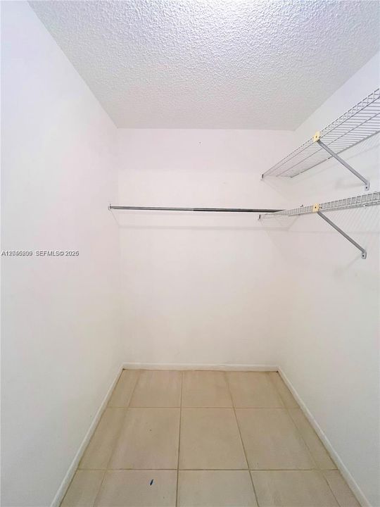 For Rent: $2,300 (3 beds, 2 baths, 1152 Square Feet)