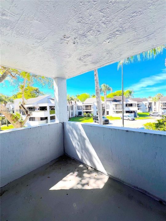 For Rent: $2,300 (3 beds, 2 baths, 1152 Square Feet)