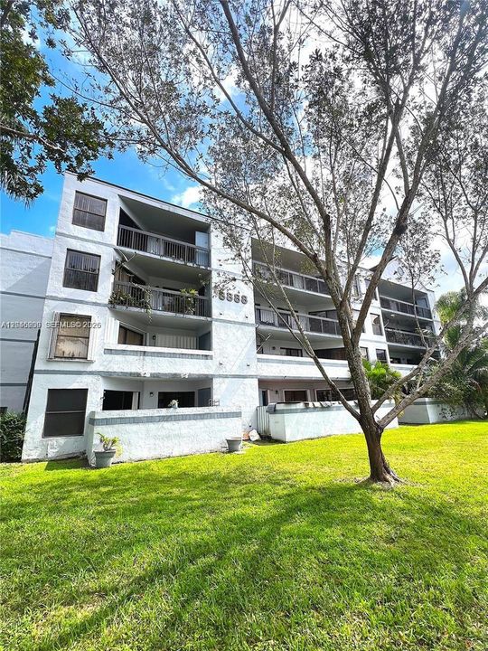 For Rent: $2,300 (3 beds, 2 baths, 1152 Square Feet)