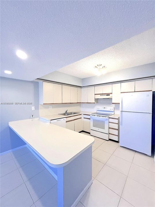 For Rent: $2,300 (3 beds, 2 baths, 1152 Square Feet)